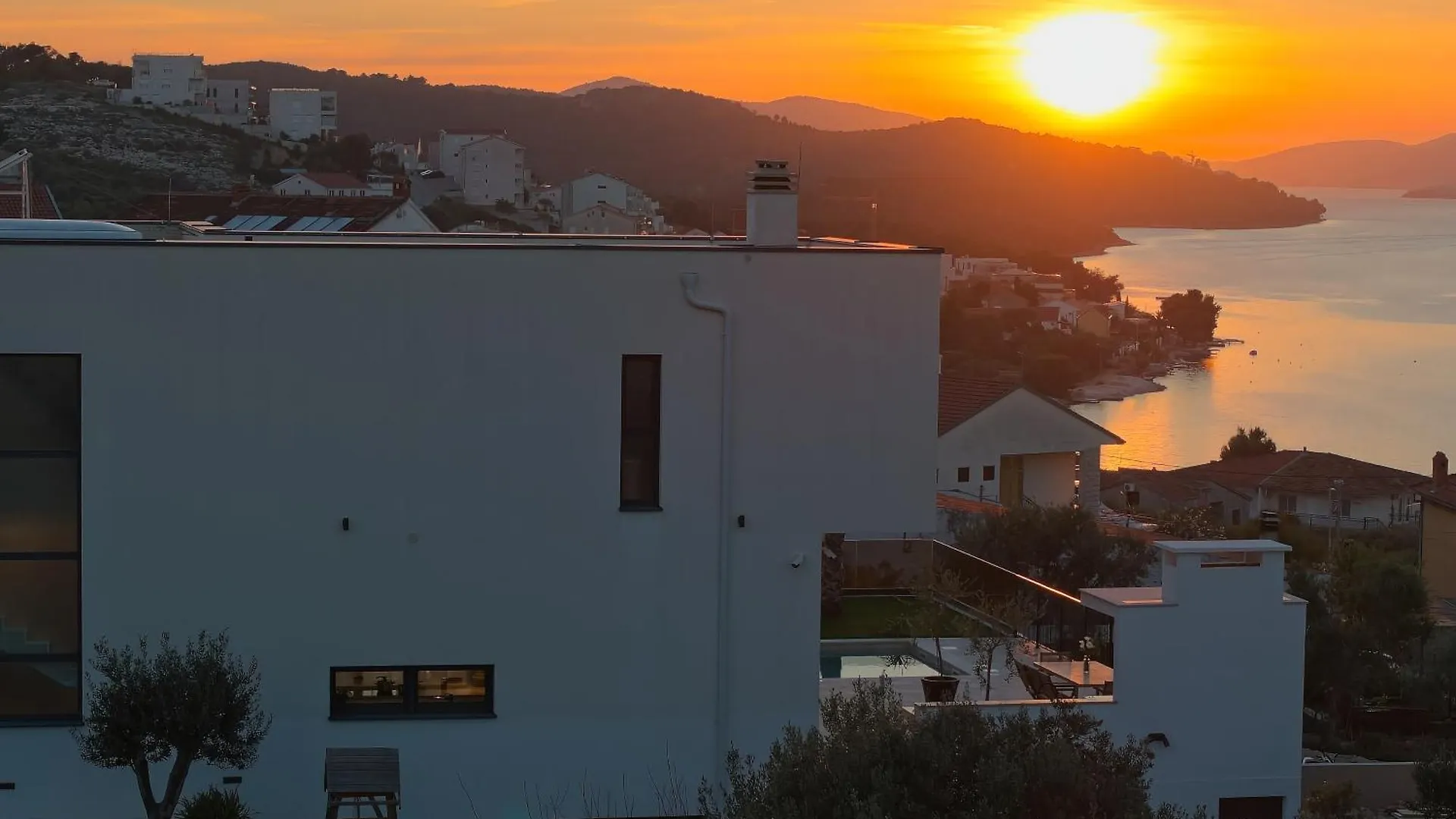 Villa Olivetum With Heated Pool Trogir