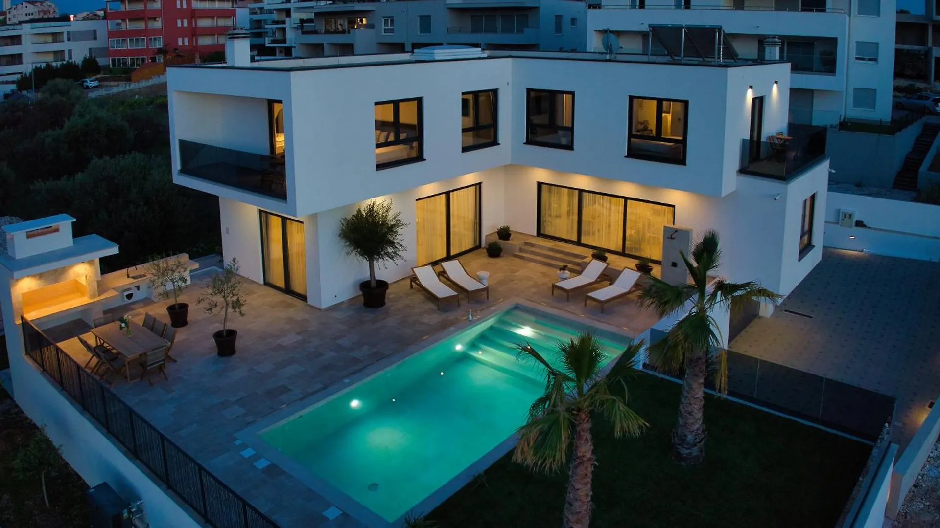Villa Olivetum With Heated Pool elérhetőségei